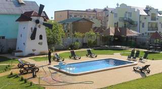 Гостиница Fonar i Melnitsa Береговое Двухместный номер с 1 кроватью и видом на бассейн-1